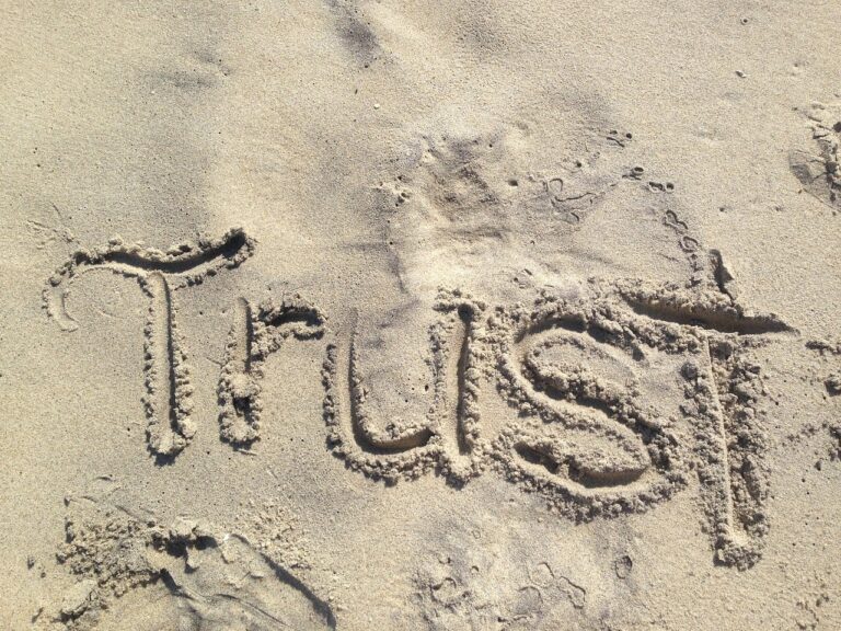 trust 1418901 1280